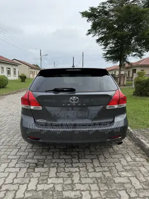 Toyota Venza 2010 Gray
