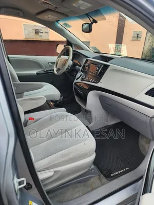 Toyota Sienna 2014 Silver