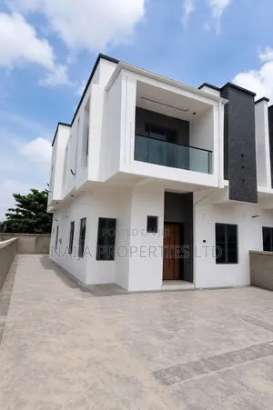 4bdrm Duplex in Vgc for rent