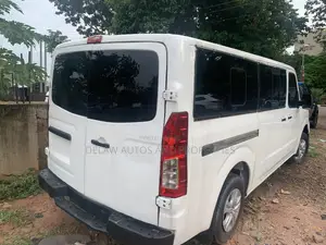 Nissan Caravan (Urvan) 2020 White