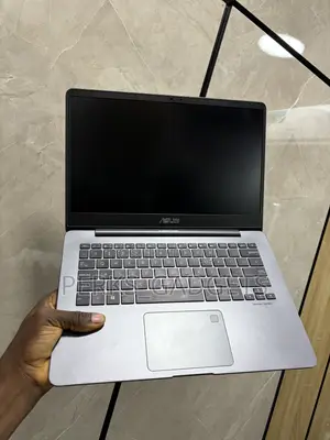 Laptop Asus Vivobook 14 8GB Intel Core i5 SSD 256GB