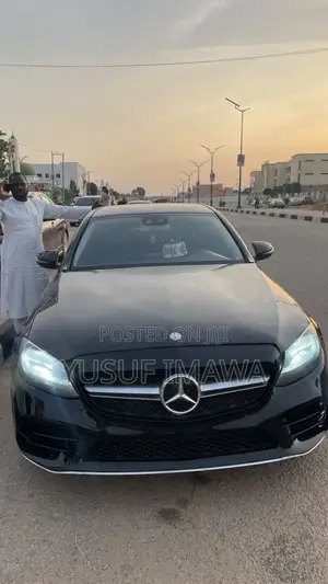Mercedes-Benz C300 2016 Black