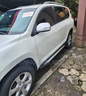 Toyota RAV4 2010 White