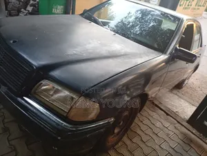 Mercedes-Benz C200 2000 Black