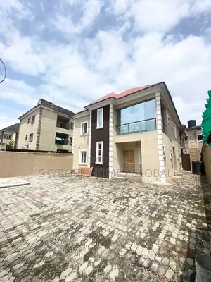 4bdrm Duplex in Lekki Phase 1 for rent