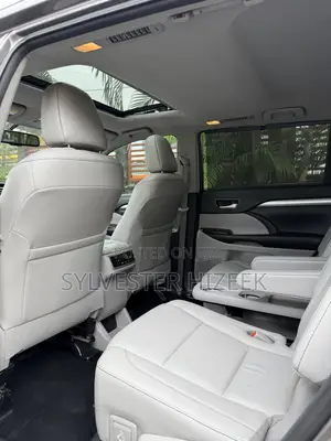 Toyota Highlander XLE V6 4x4 (3.5L 6cyl 6A) 2016 Gray