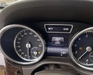 Mercedes-Benz M Class ML350 4MATIC 4dr SUV AWD (3.5L 6cyl 7A) 2014