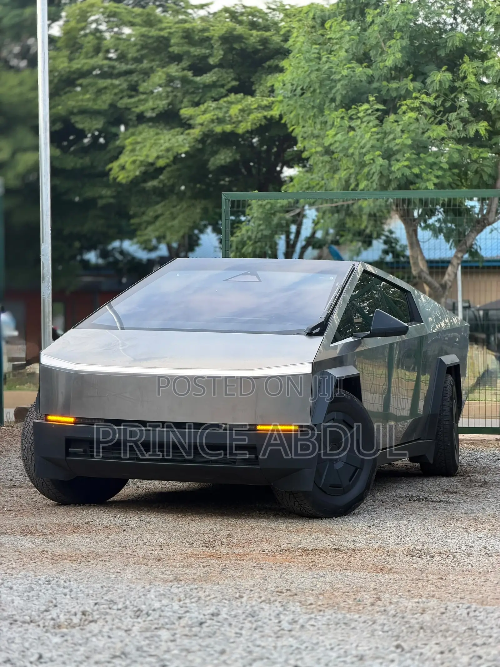 Tesla Cybertruck Cyberbeast 2025 Gray
