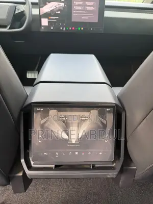 Tesla Cybertruck Cyberbeast 2025 Gray
