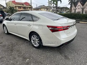 Toyota Avalon XLE Touring SE 4dr Sedan (3.5L 6cyl 6A) 2015 White