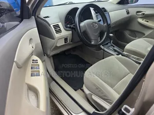 Toyota Corolla 2009 Gold