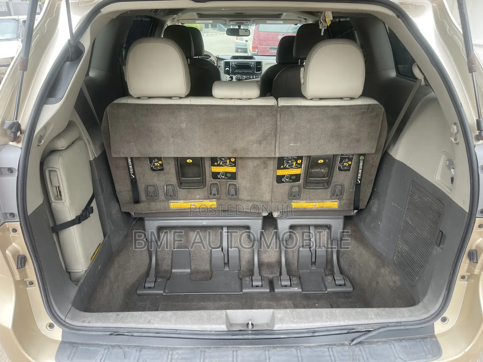Toyota Sienna 2012 Gold