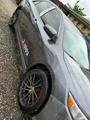 Toyota Camry SE 4dr Sedan (2.5L 4cyl 6A) 2012 Gray