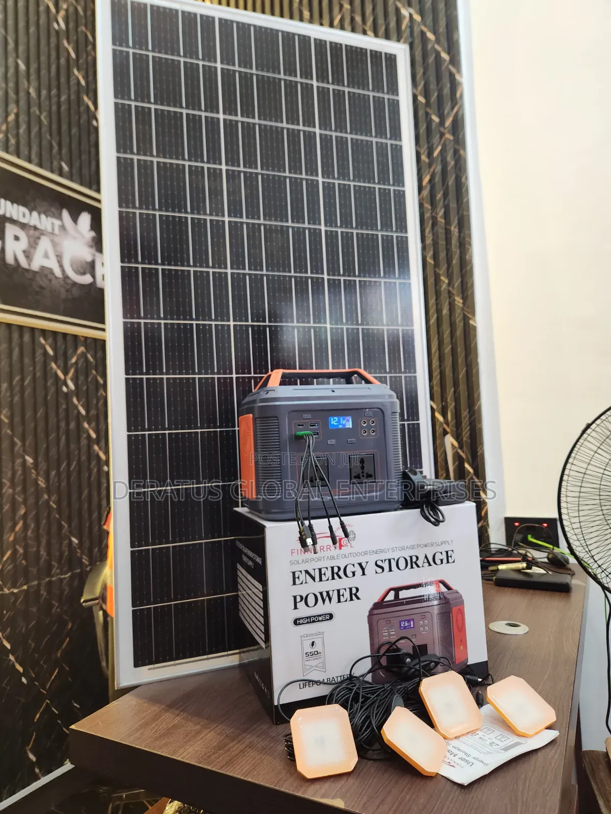 550W Rechargeable Inverter Solar Generator