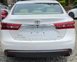 Toyota Avalon XLE Premium FWD Sedan (3.6L 6cyl 6A) 2016 Off white
