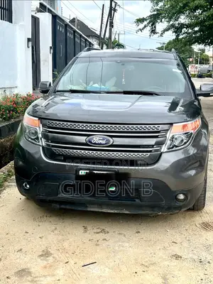 Ford Explorer XLT 4dr SUV AWD (3.5L 6cyl 6A) 2015 Gray