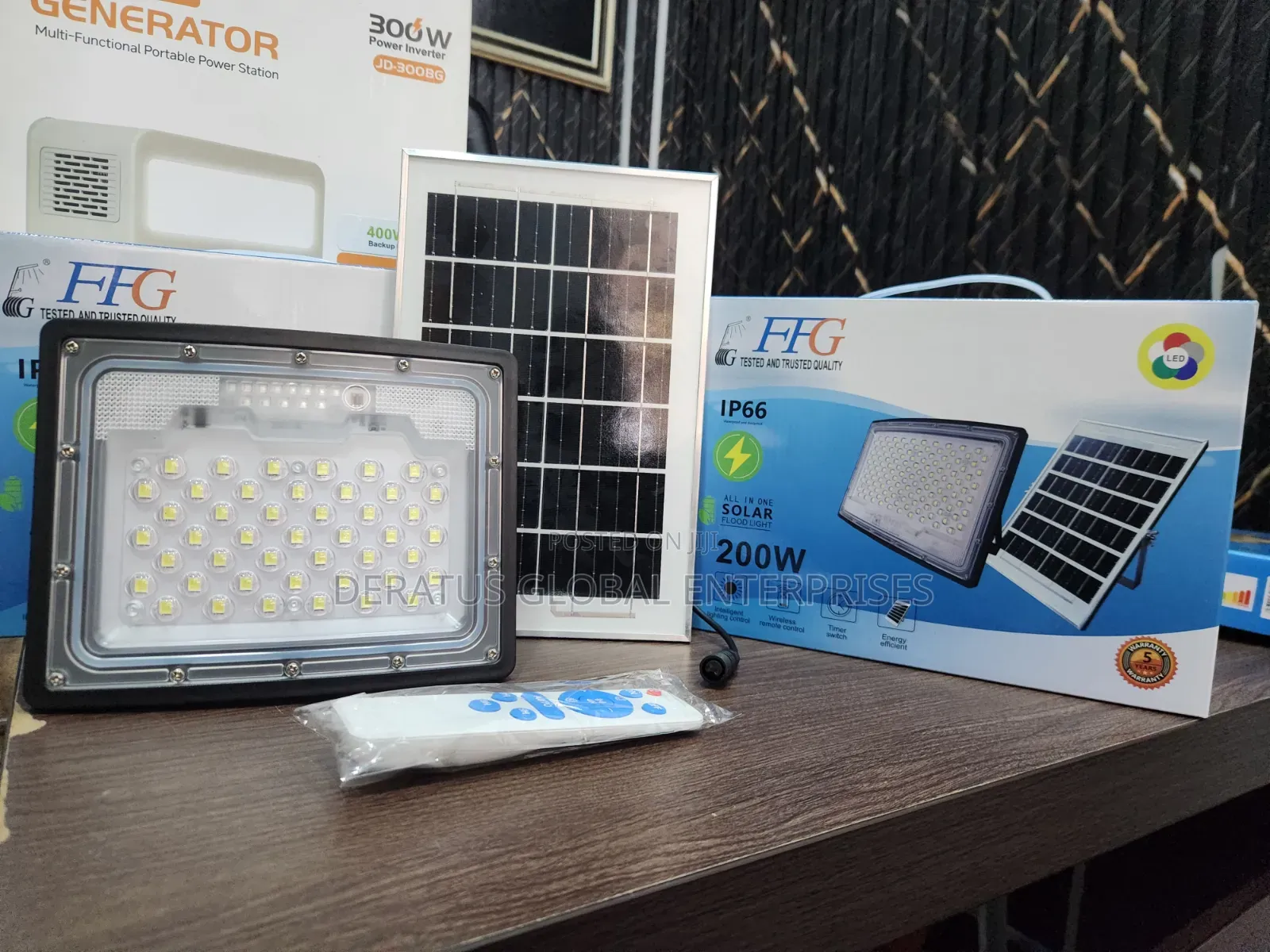 LED Solar Flood Light 200W With Remote Control Solar Panel