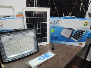 200W Solar Floodlight With Panel - Energy Saving Outdoor Lighting