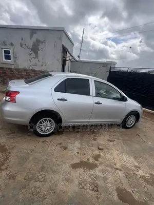 Toyota Yaris 2009 Silver
