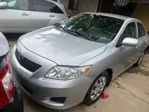 Toyota Corolla 2010 Silver