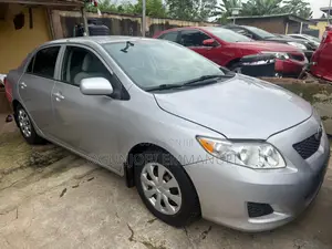 Toyota Corolla 2010 Silver