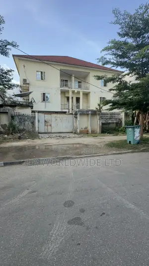 7bdrm Duplex in Garki for sale