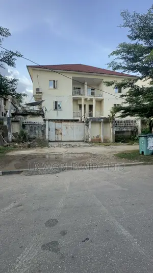 7bdrm Duplex in Garki for sale