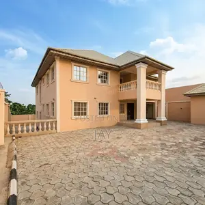 5bdrm House in Akobo for sale