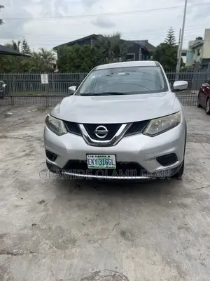 Nissan Rogue SV 4dr SUV AWD (2.5L 4cyl CVT) 2014 Silver