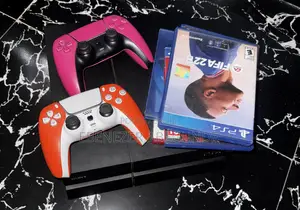 PS4 Console, Pad and Games