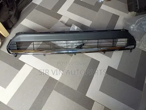 Front Grill Toyota Highlander Up and Down