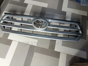 Front Grill Toyota Highlander Up and Down