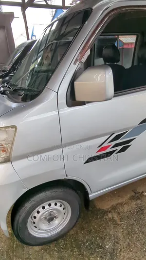 Daihatsu Hijet 2012 Silver