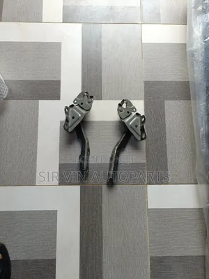 Bonnet Inches Toyota Highlander 2012
