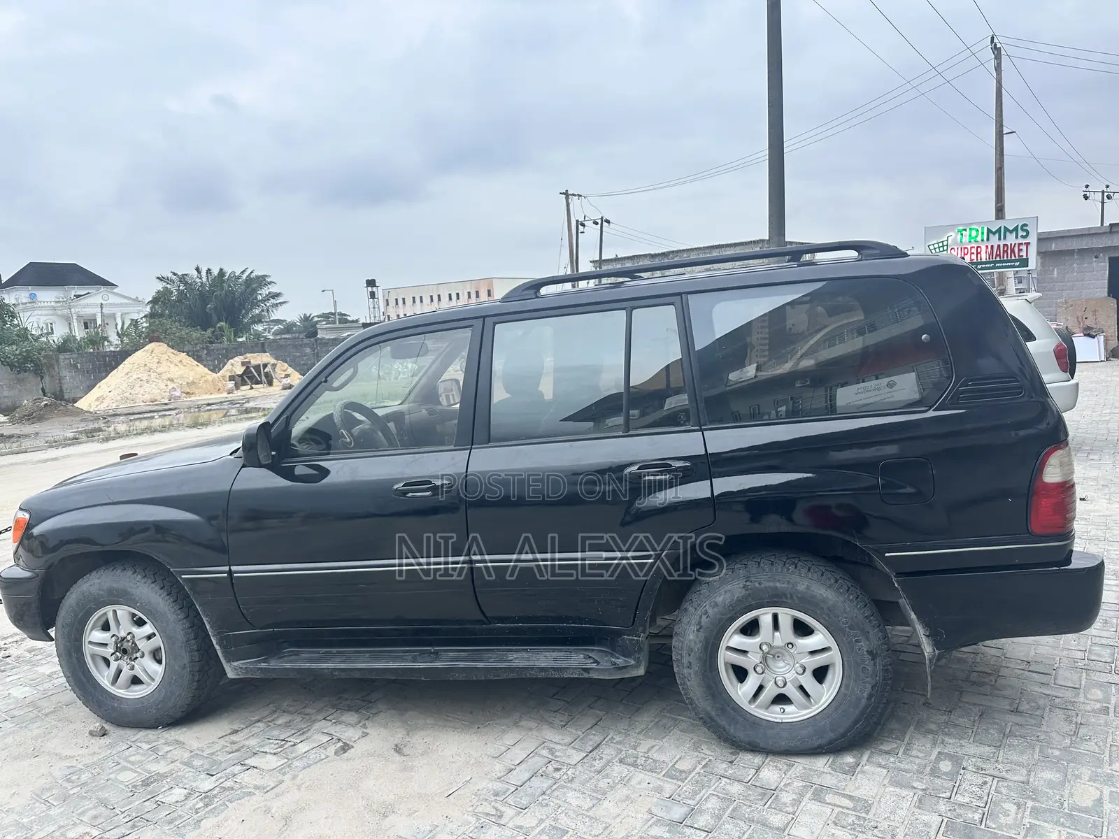 Lexus LX 470 AWD 2000 Black