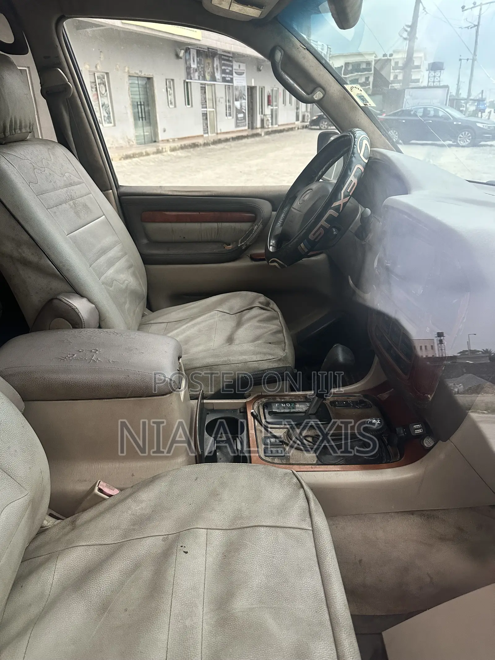Lexus LX 470 AWD 2000 Black