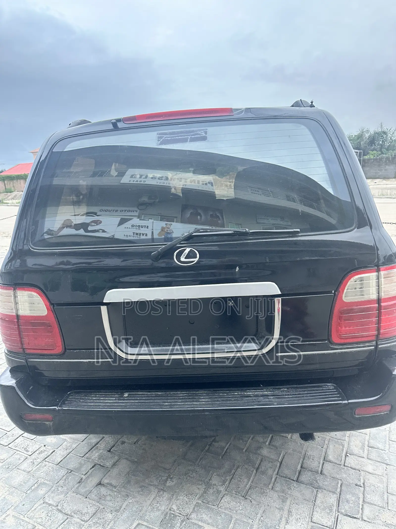 Lexus LX 470 AWD 2000 Black
