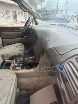 Lexus LX 470 AWD 2000 Black
