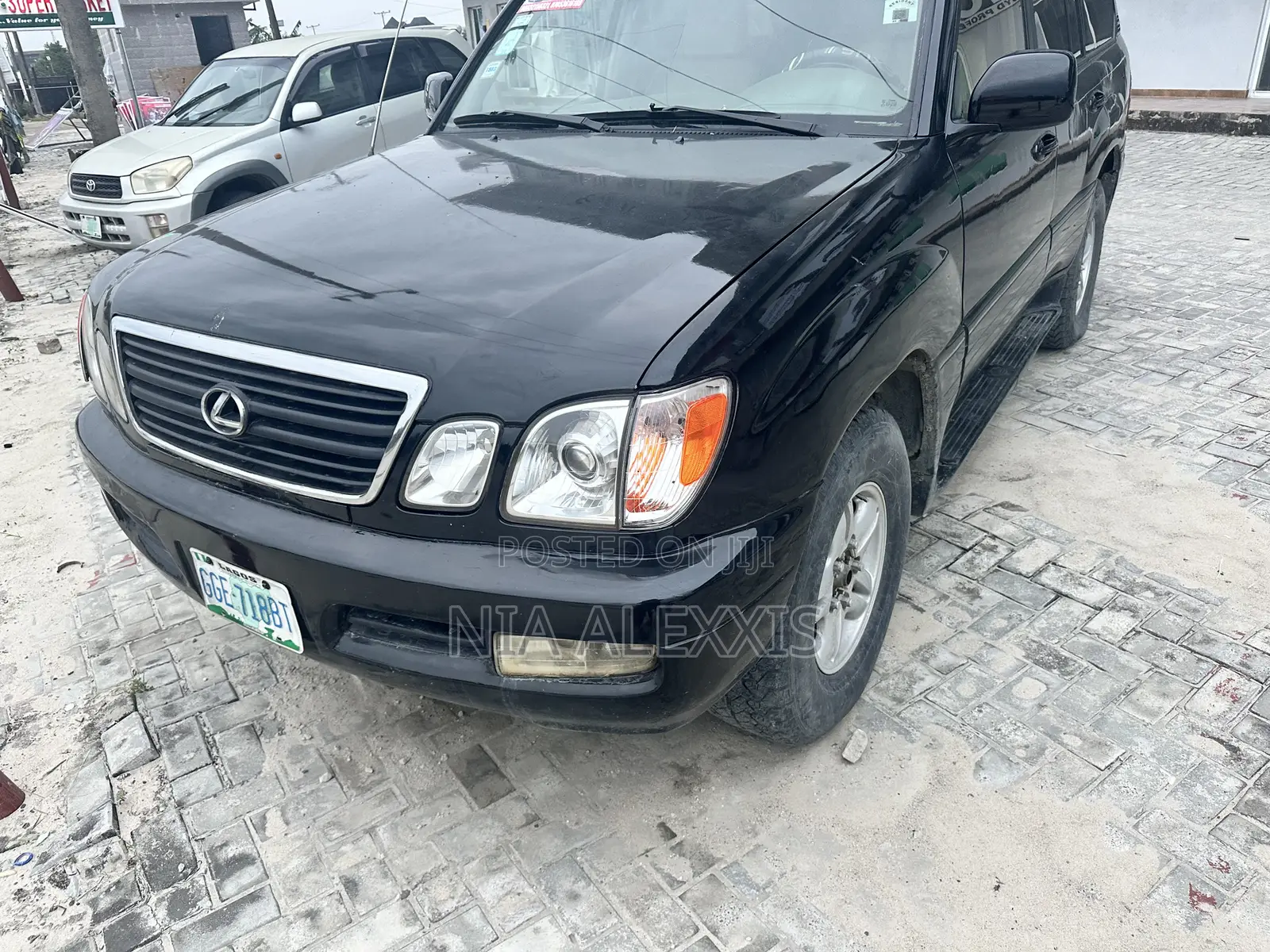 Lexus LX 470 AWD 2000 Black