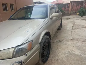 Toyota Camry Automatic 1999 Gold