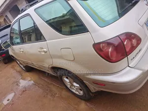Lexus RX 2000 White
