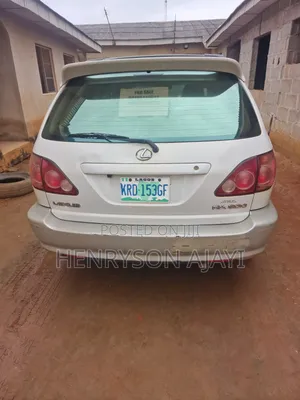 Lexus RX 2000 White