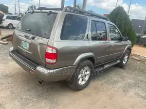 Nissan Pathfinder 2003 Gray