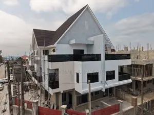 5bdrm Duplex in Phase 1 / Gbagada for sale