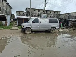 Ford E350 2003 Grey