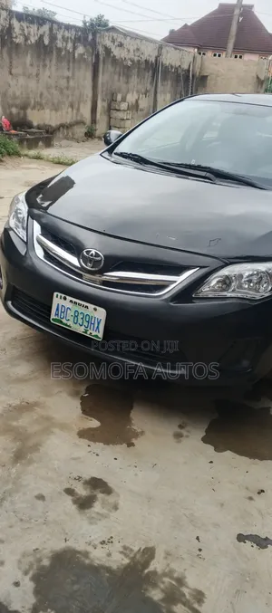 Toyota Corolla 2012 Black