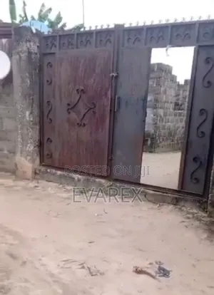 5bdrm Block of Flats in Iba / Ojo for sale
