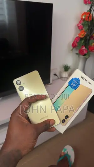 New Samsung Galaxy A06 64 GB Gold