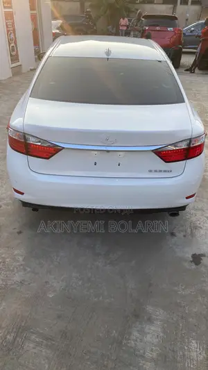 Lexus ES 350 FWD 2014 White