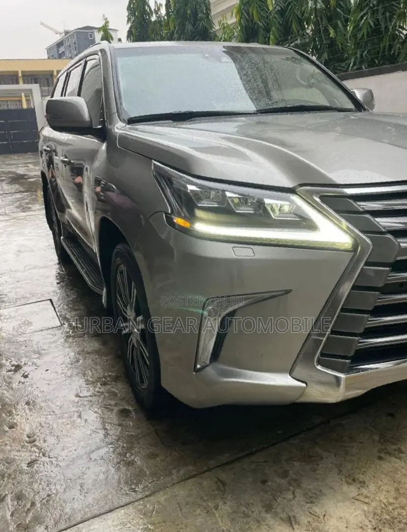 Lexus LX 570 AWD 2021 Gold